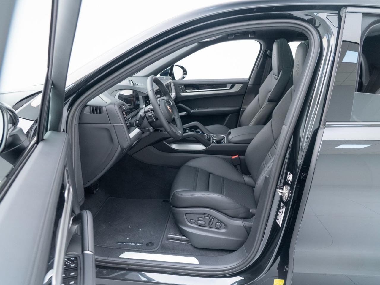 2026 Porsche Cayenne E-Hybrid Pompano Beach FL