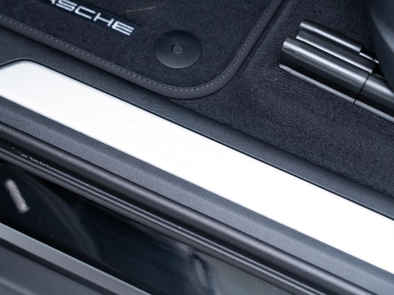 2026 Porsche Cayenne E-Hybrid Pompano Beach FL