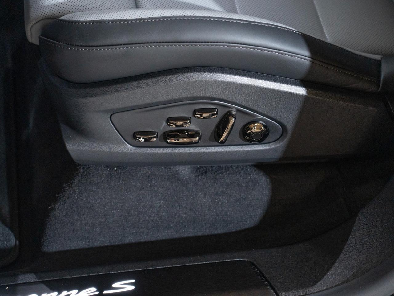 2026 Porsche Cayenne S Coupe Electric Pompano Beach FL