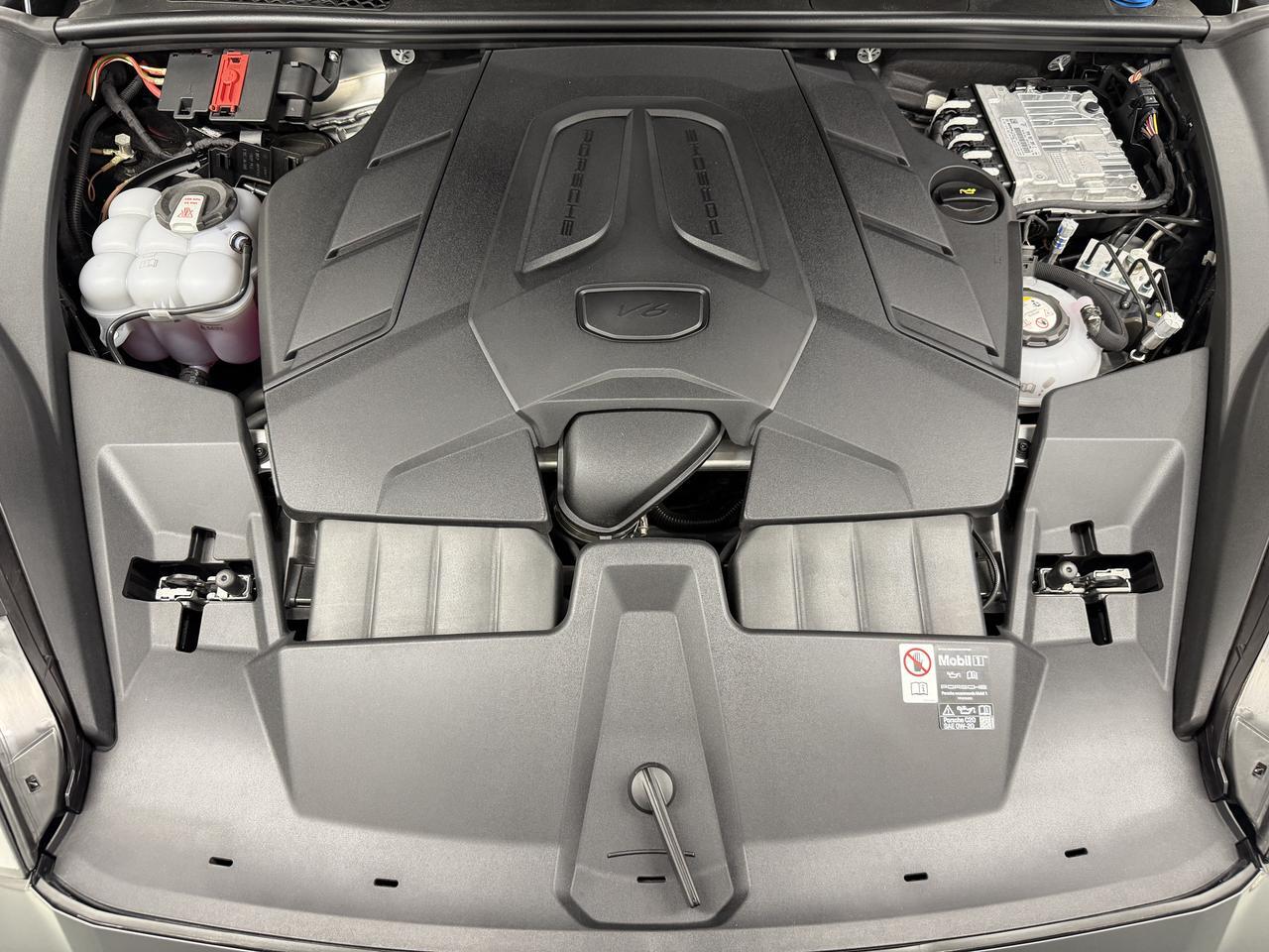 2026 Porsche Cayenne S E-Hybrid Newark DE