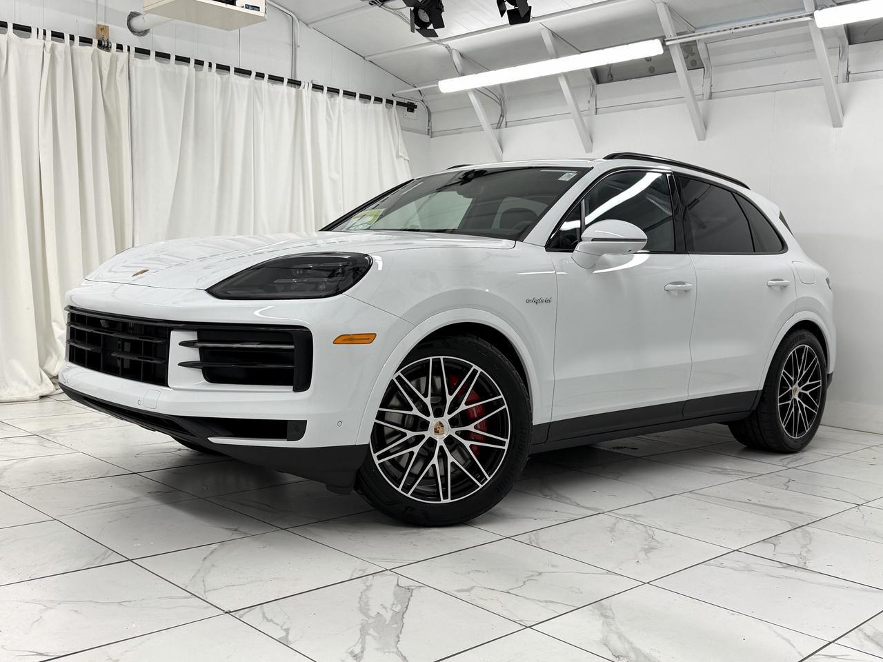 2026 Porsche Cayenne S E-Hybrid - Photo 6