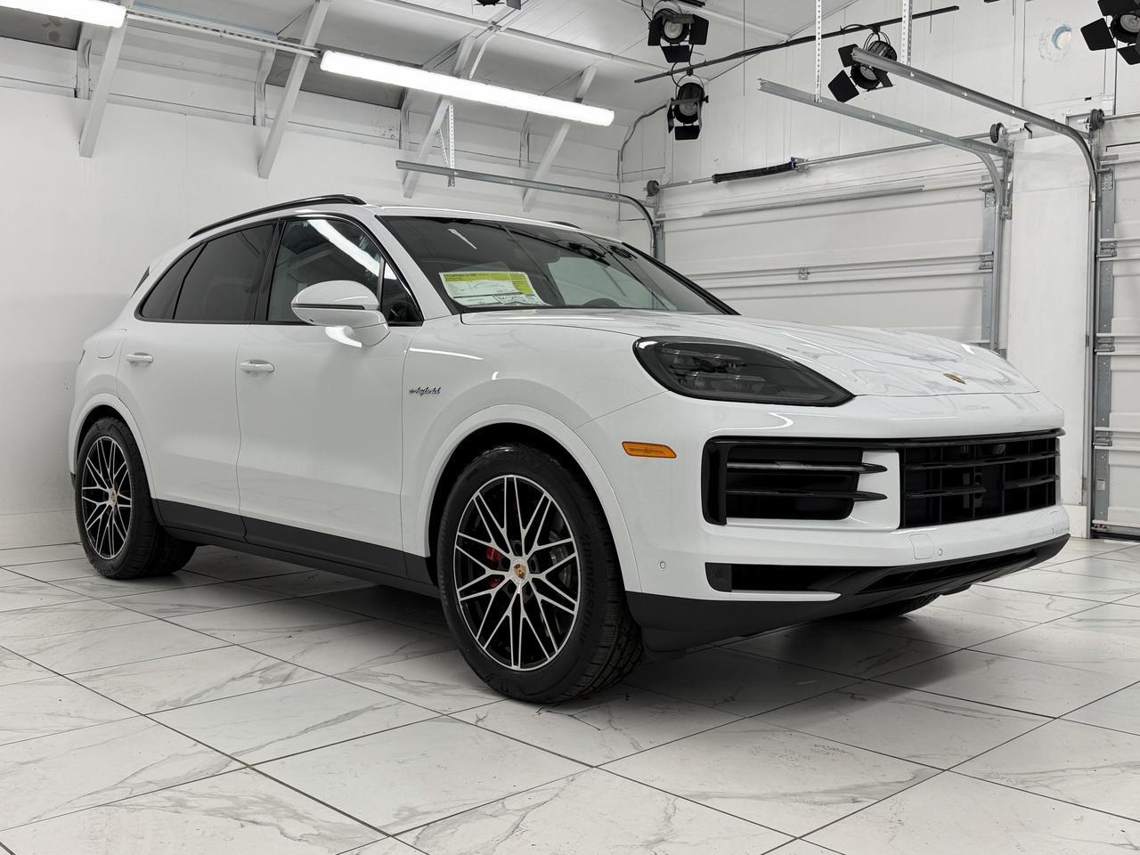 2026 Porsche Cayenne S E-Hybrid - Photo 10