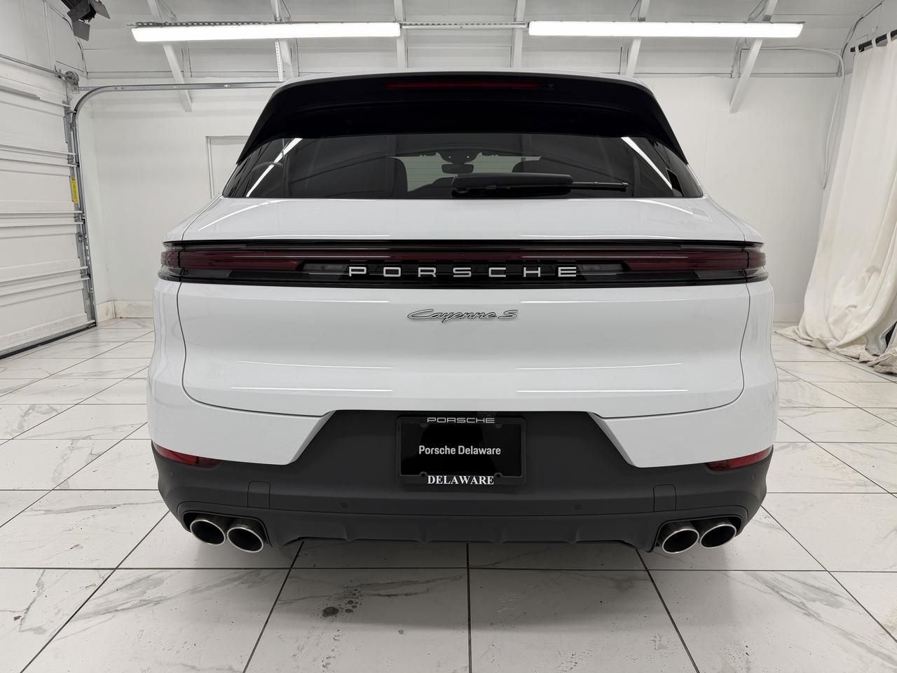 2026 Porsche Cayenne S E-Hybrid - Photo 13