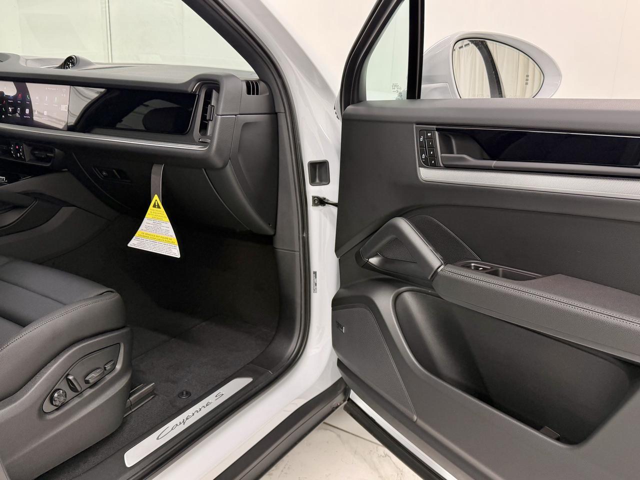 2026 Porsche Cayenne S E-Hybrid - Photo 22