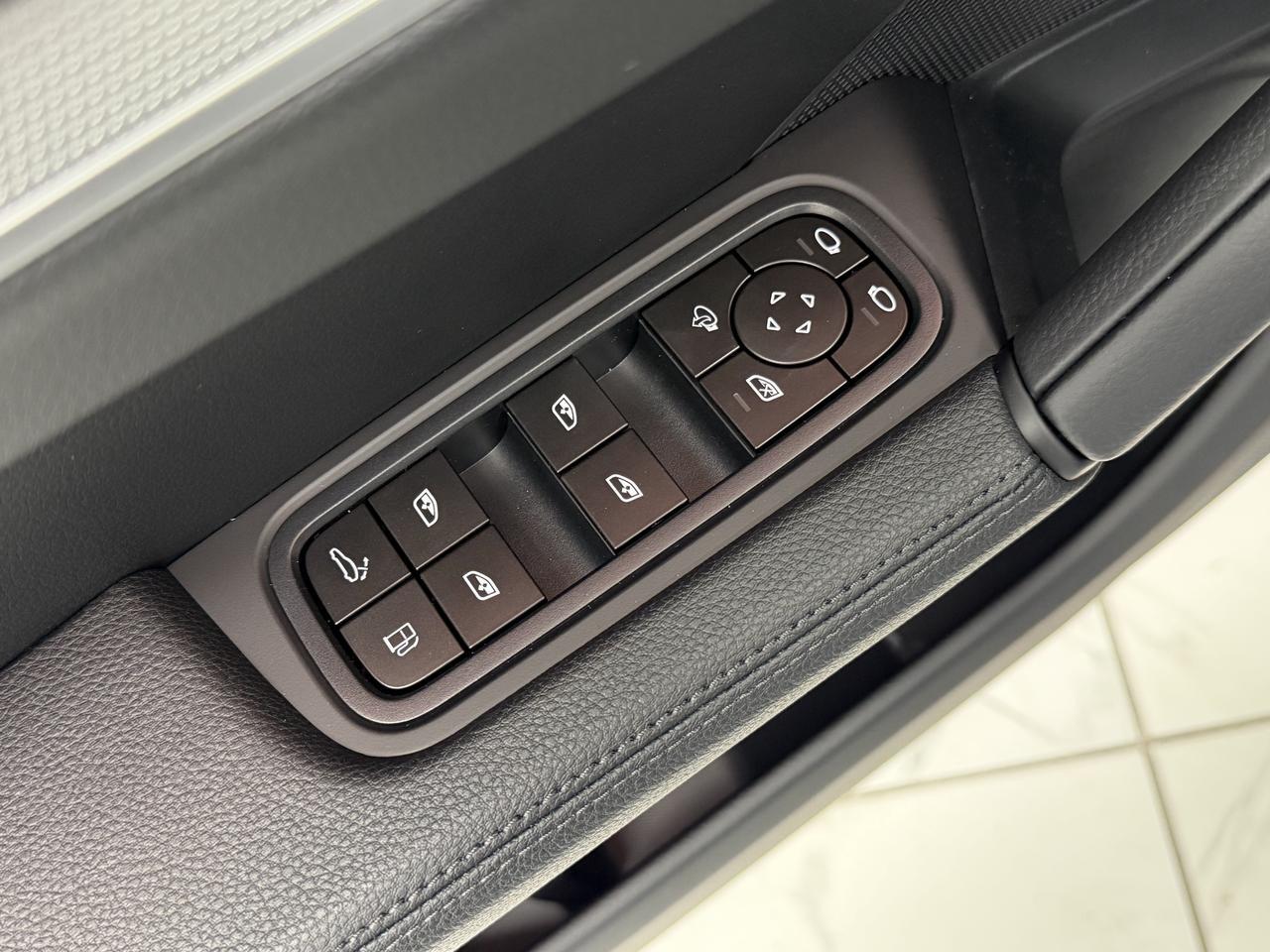 2026 Porsche Cayenne S E-Hybrid - Photo 28