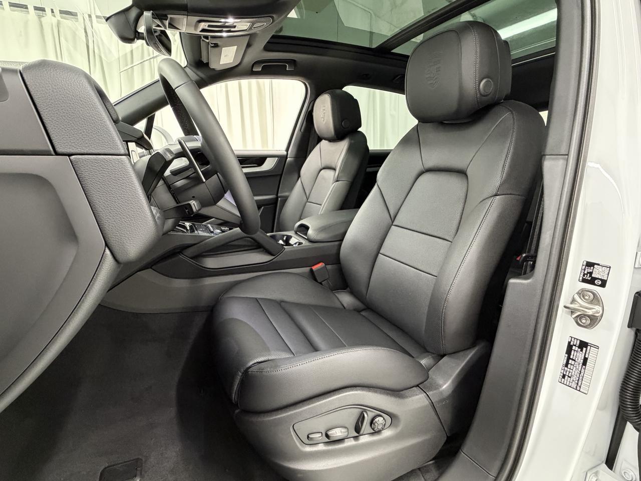 2026 Porsche Cayenne S E-Hybrid - Photo 31