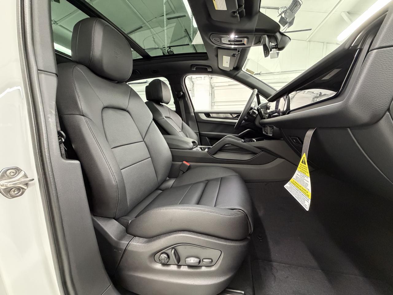 2026 Porsche Cayenne S E-Hybrid - Photo 23