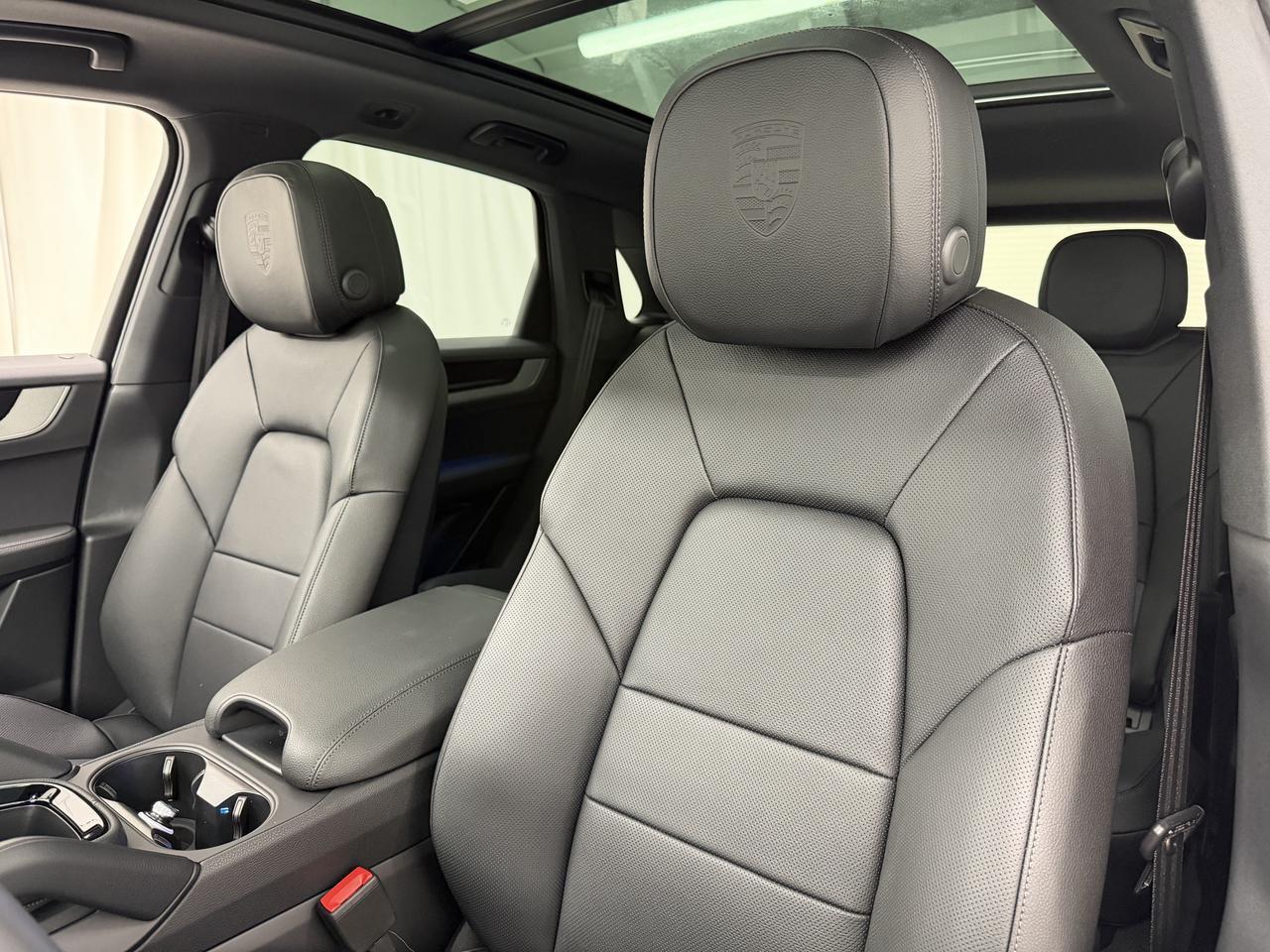2026 Porsche Cayenne S E-Hybrid - Photo 33