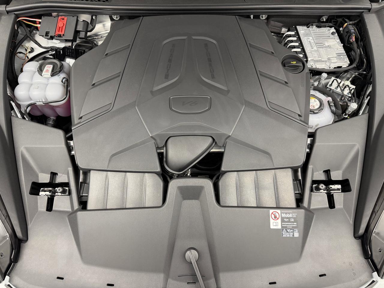 2026 Porsche Cayenne S E-Hybrid Newark DE