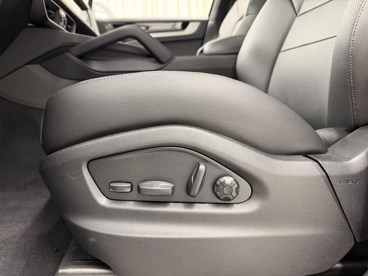 2026 Porsche Cayenne S E-Hybrid - Photo 32