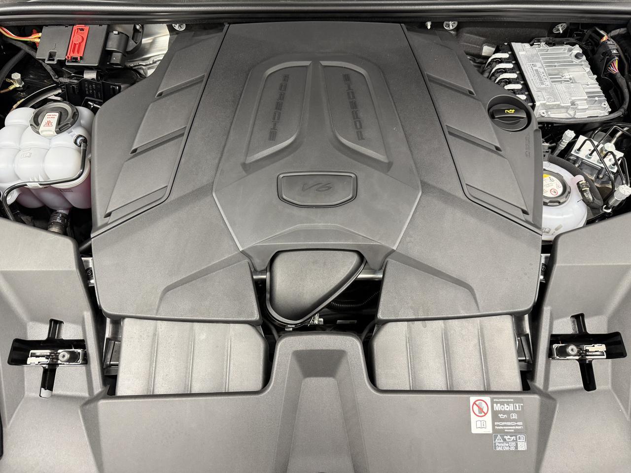 2026 Porsche Cayenne S E-Hybrid Newark DE