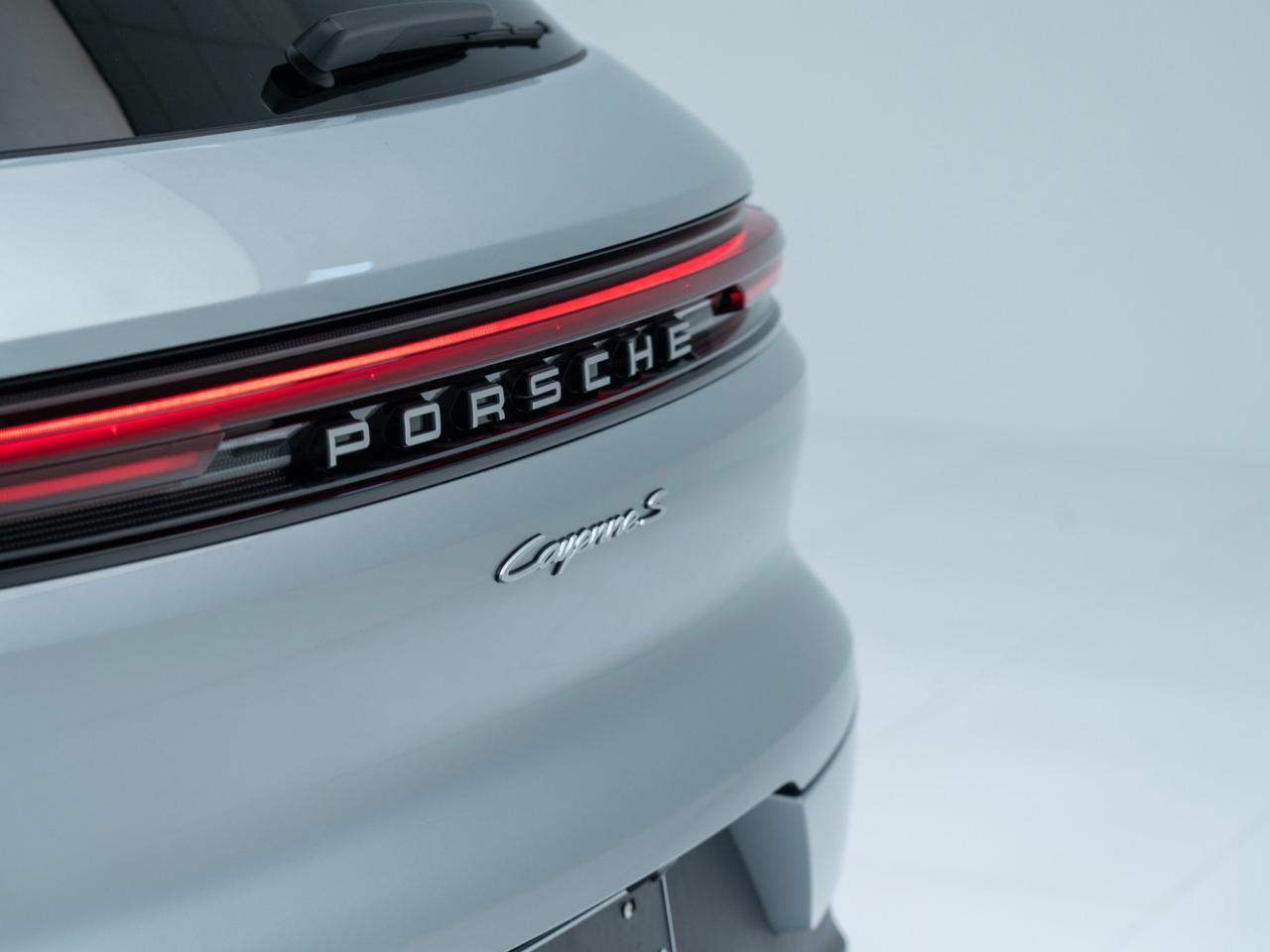 2026 Porsche Cayenne S E-Hybrid Pompano Beach FL