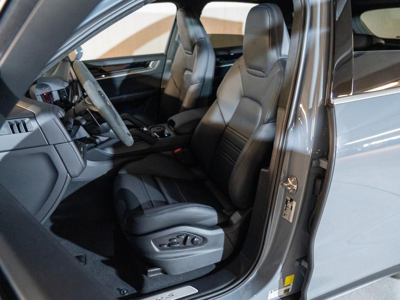 2026 Porsche Cayenne S E-Hybrid Pompano Beach FL