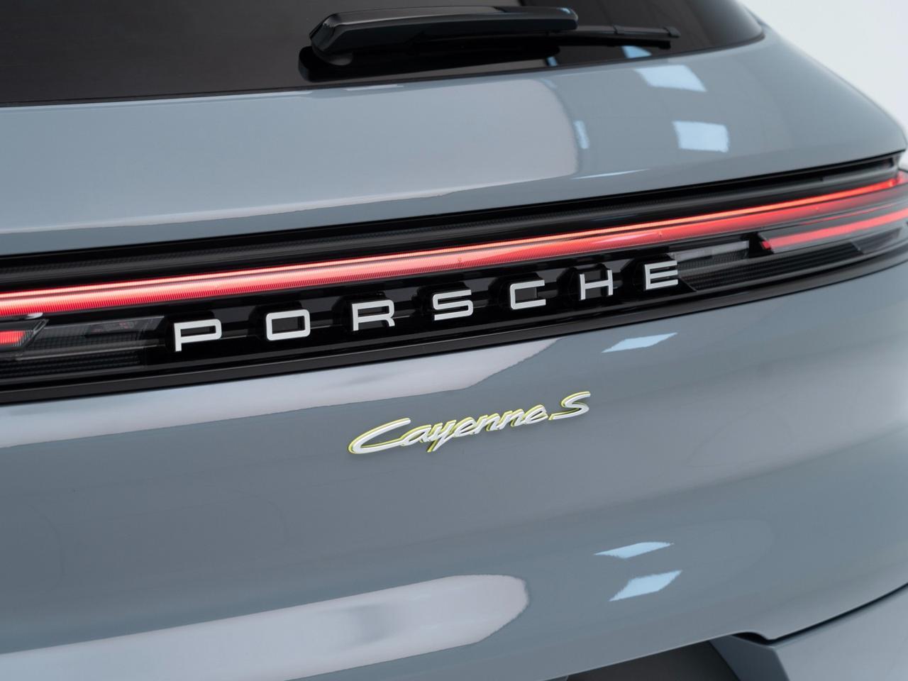 2026 Porsche Cayenne S E-Hybrid Pompano Beach FL