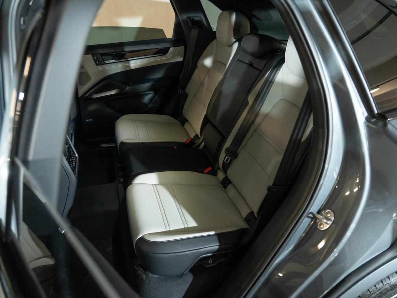 2026 Porsche Cayenne S E-Hybrid Pompano Beach FL