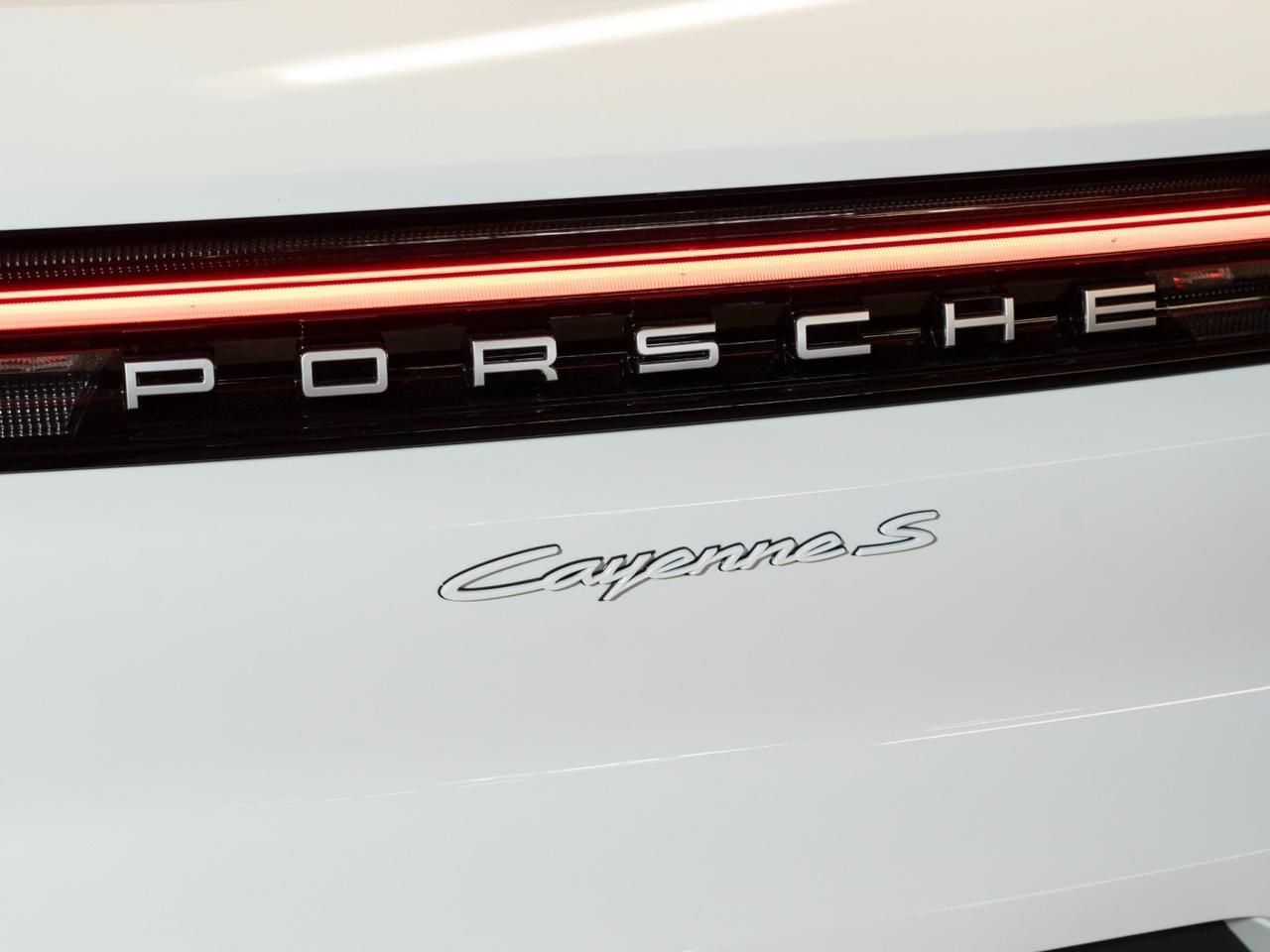 2026 Porsche Cayenne S E-Hybrid Pompano Beach FL