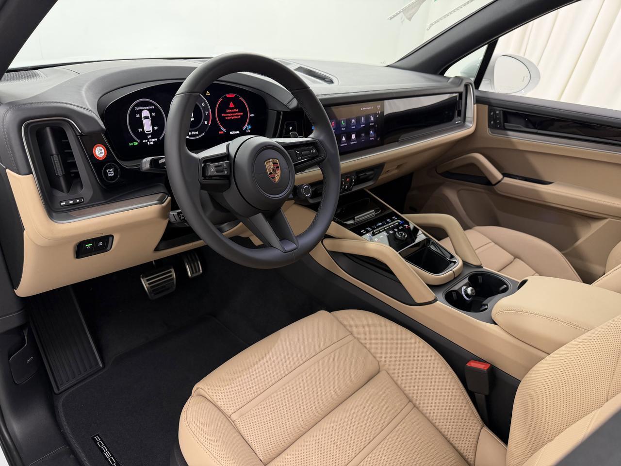2026 Porsche Cayenne S photo 4