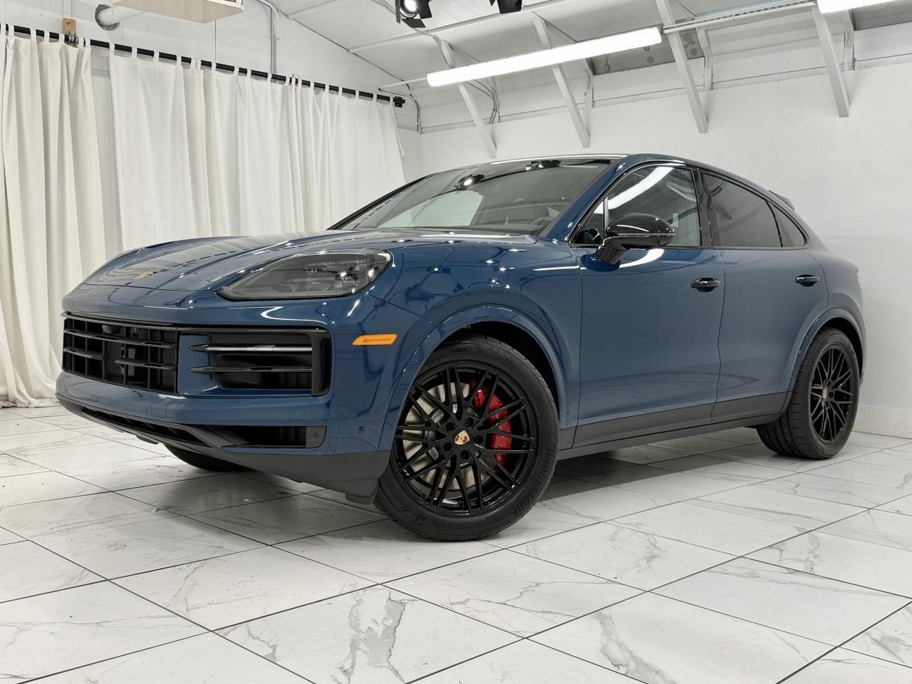 2026 Porsche Cayenne S Coupe photo 2