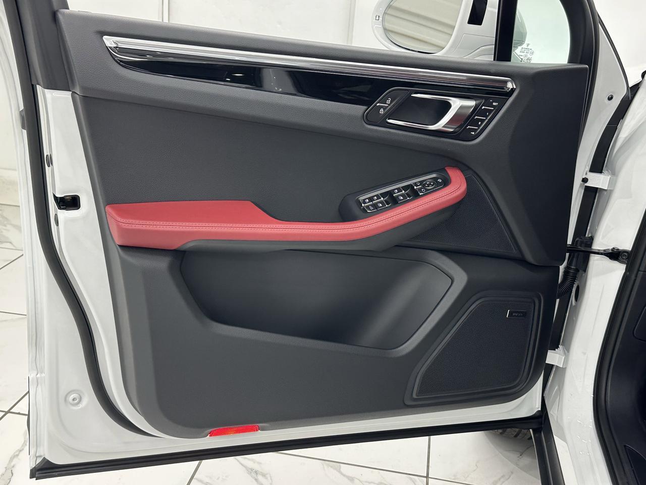 2026 Porsche Macan Newark DE