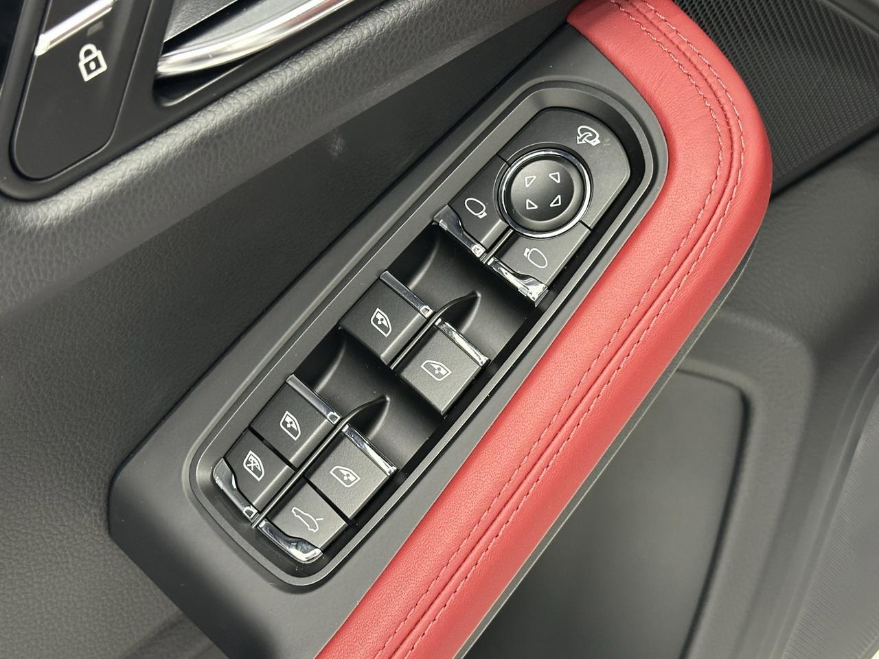 2026 Porsche Macan Newark DE