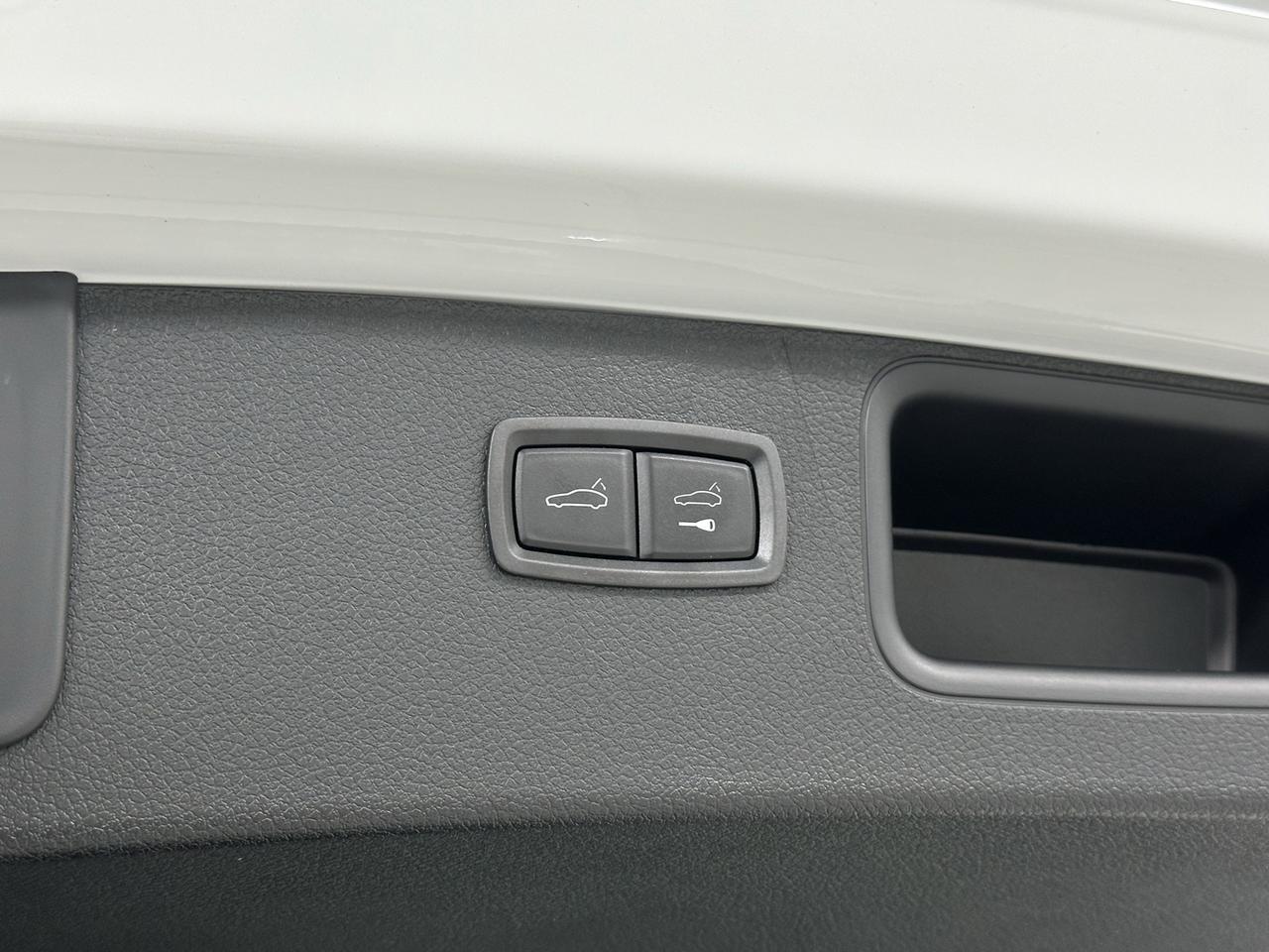 2026 Porsche Macan Newark DE