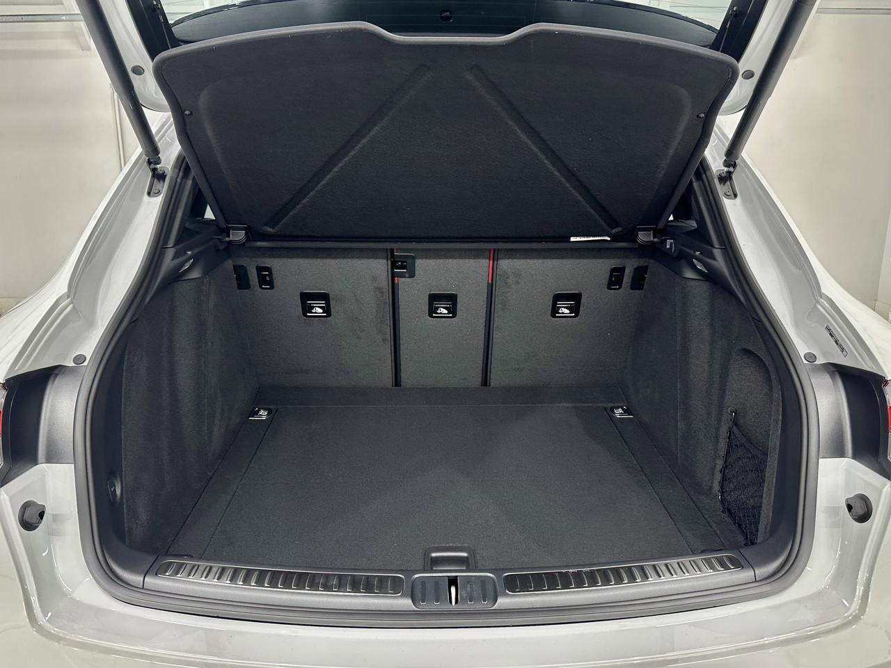 2026 Porsche Macan Newark DE