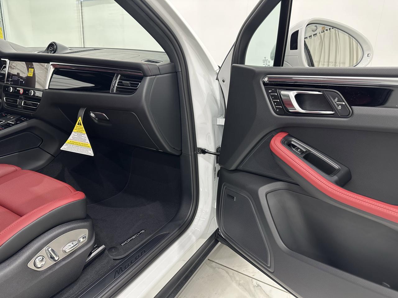 2026 Porsche Macan Newark DE