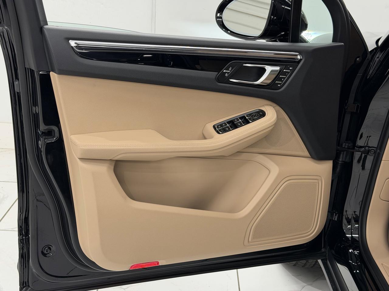 2026 Porsche Macan Newark DE