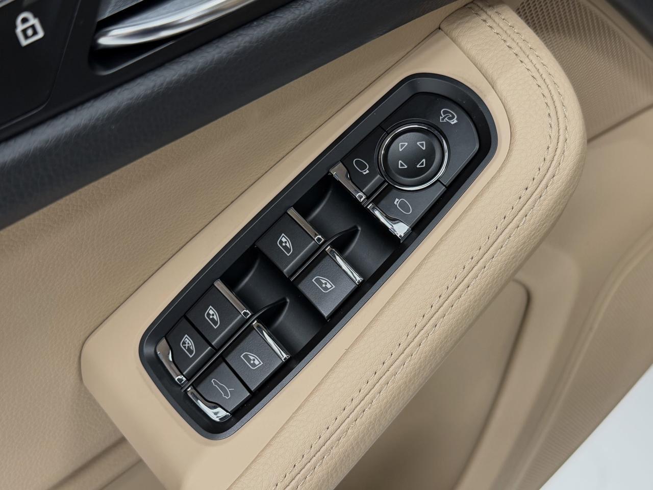 2026 Porsche Macan Newark DE