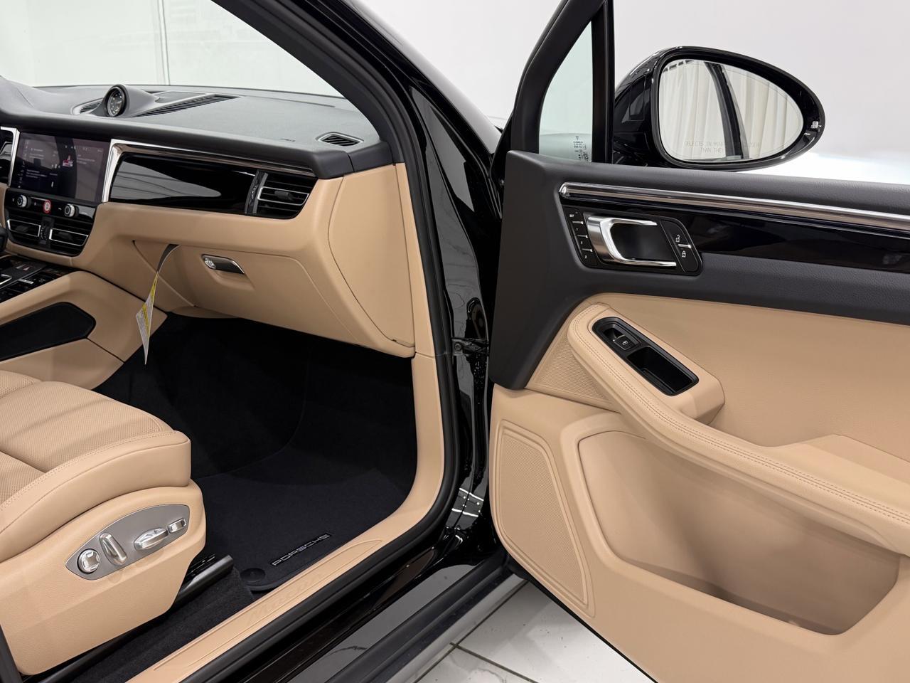 2026 Porsche Macan Newark DE