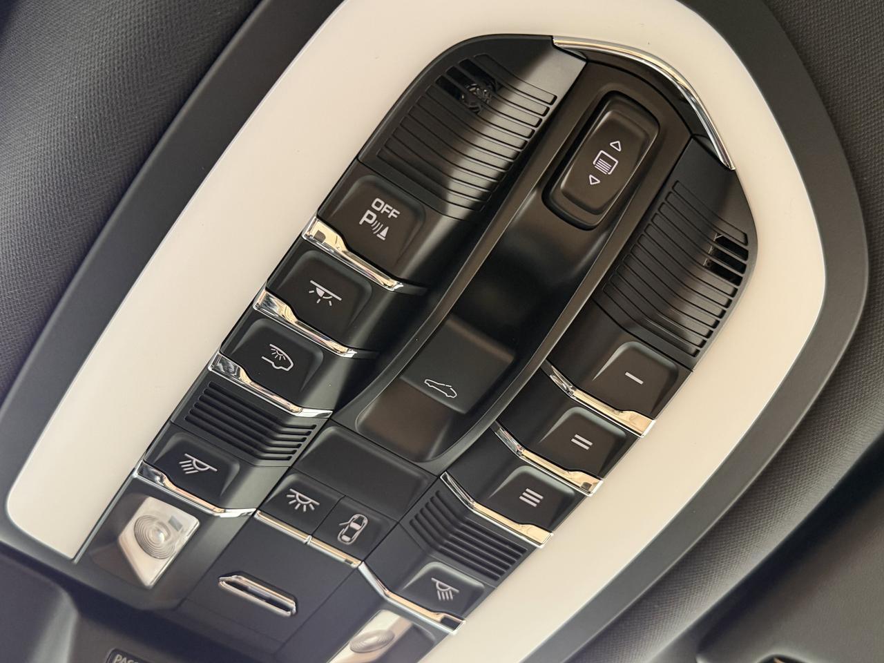 2026 Porsche Macan Newark DE