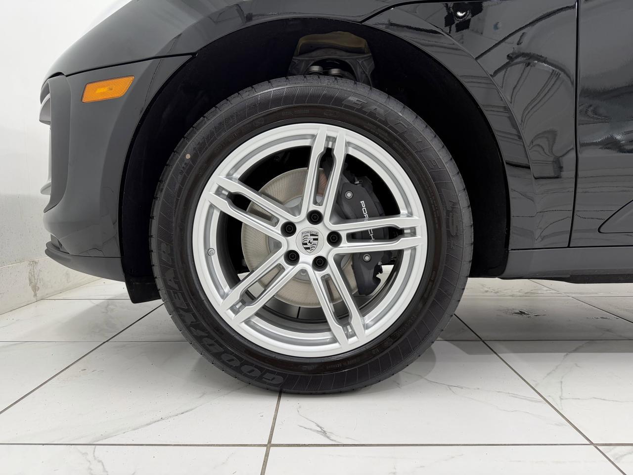 2026 Porsche Macan Newark DE