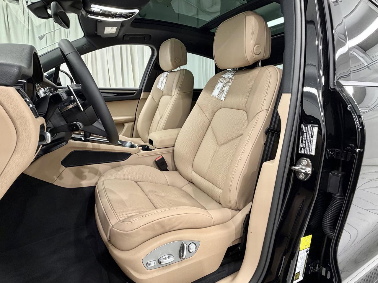 2026 Porsche Macan Newark DE