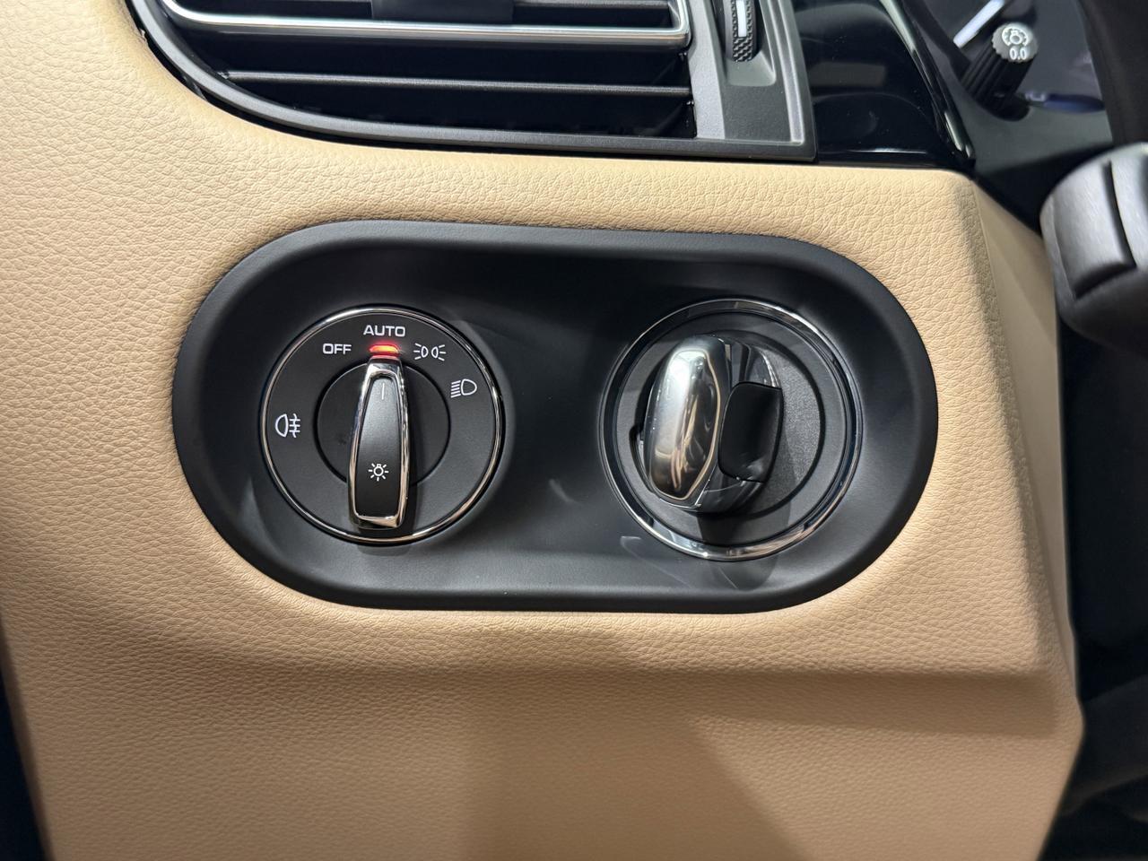 2026 Porsche Macan Newark DE