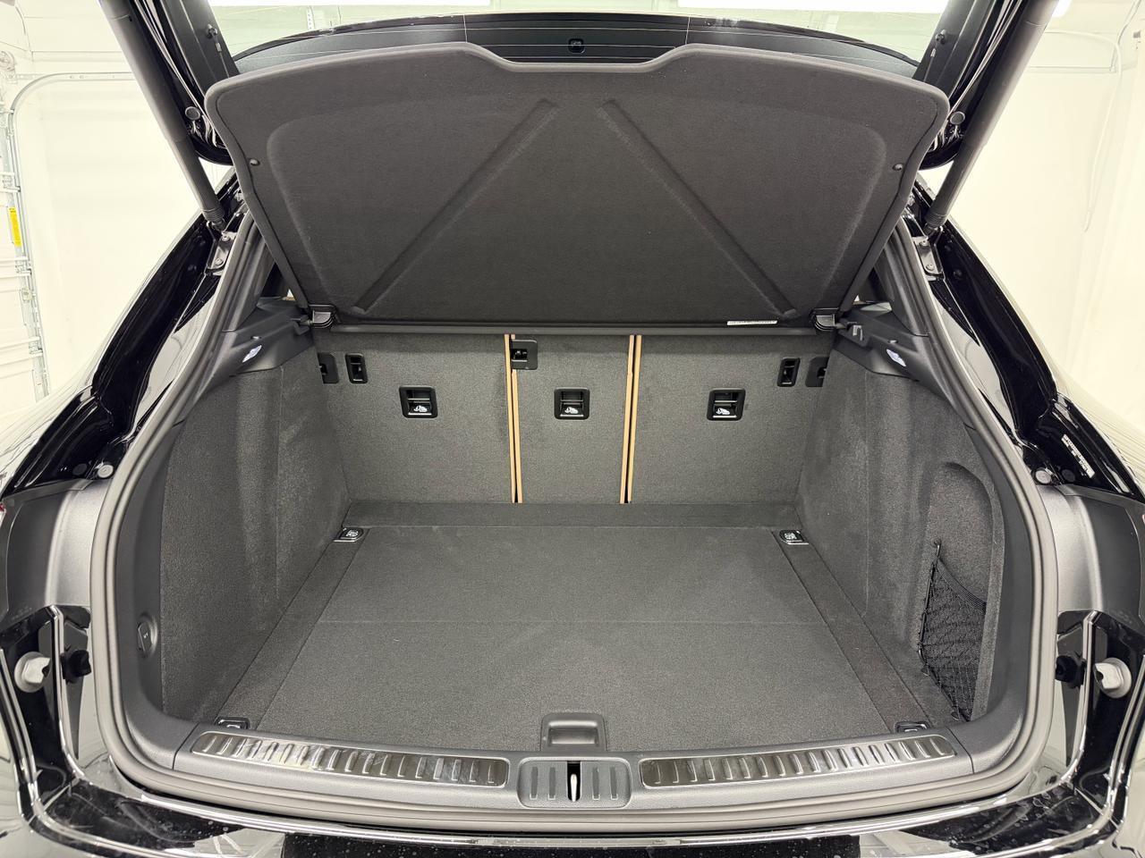 2026 Porsche Macan Newark DE