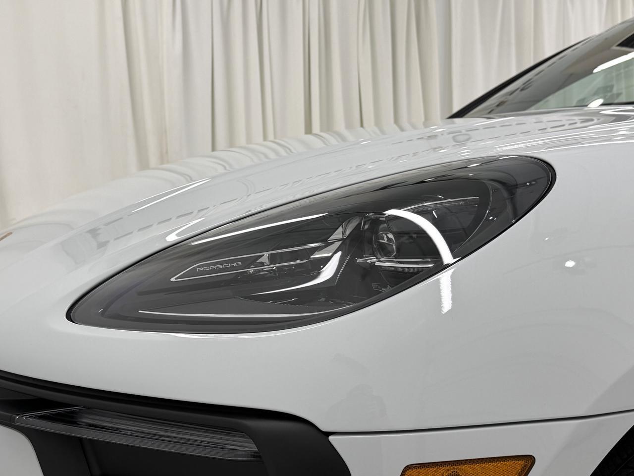 2026 Porsche Macan Newark DE