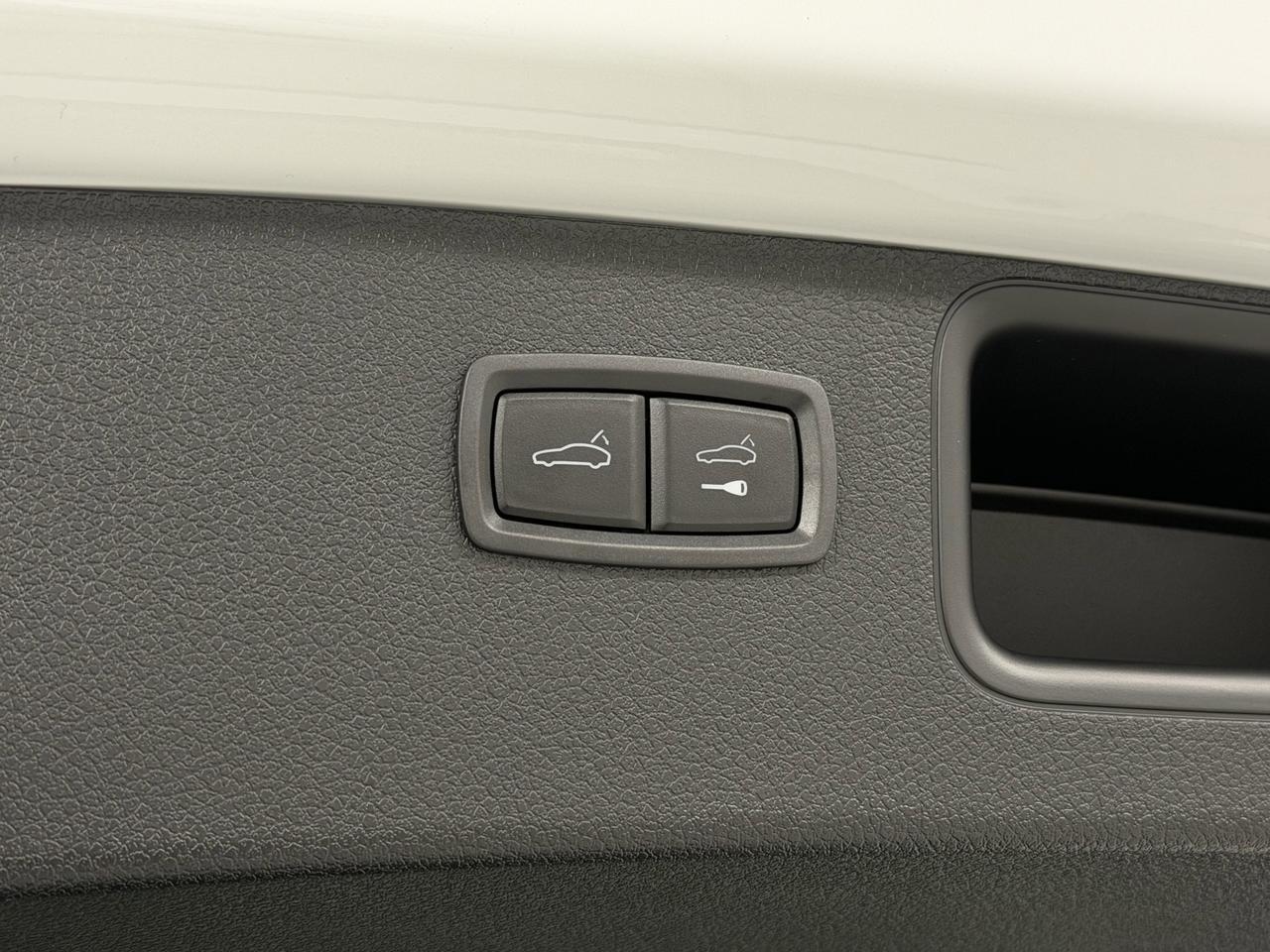 2026 Porsche Macan Newark DE