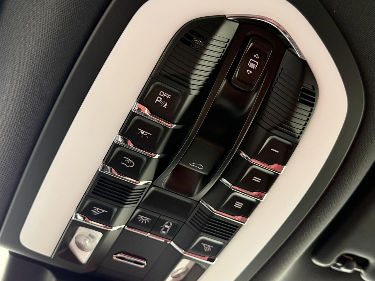 2026 Porsche Macan Newark DE