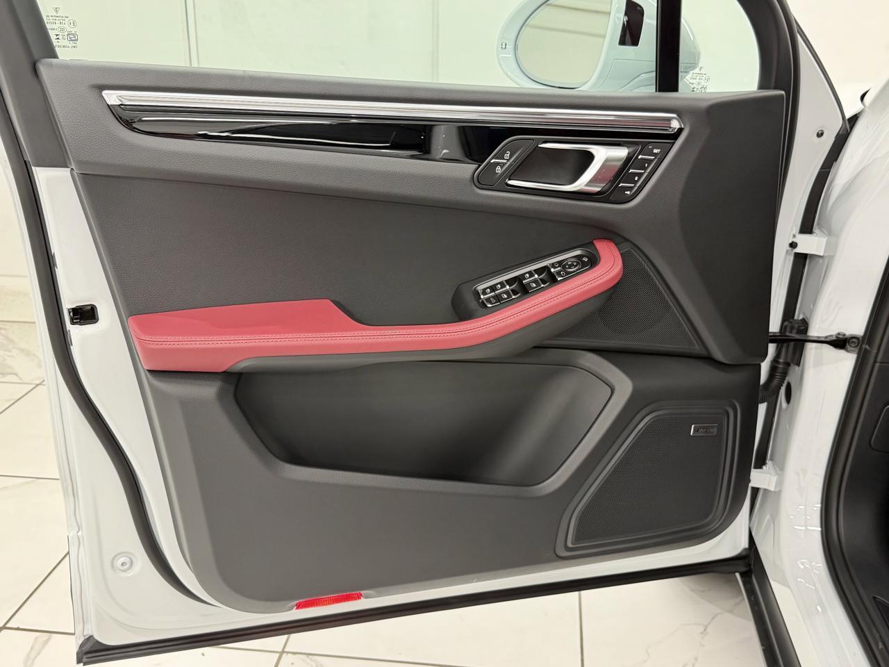 2026 Porsche Macan Newark DE