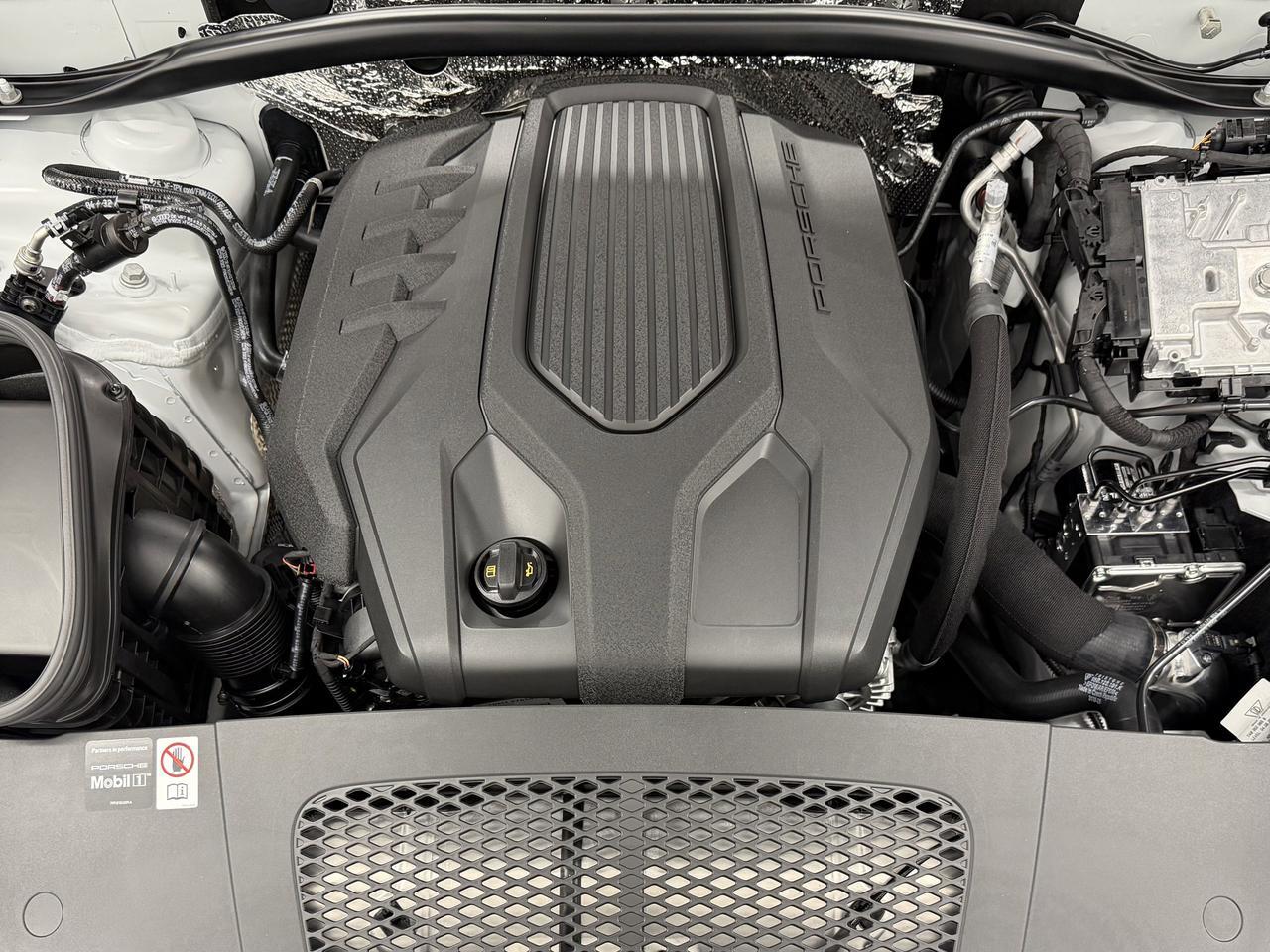 2026 Porsche Macan Newark DE