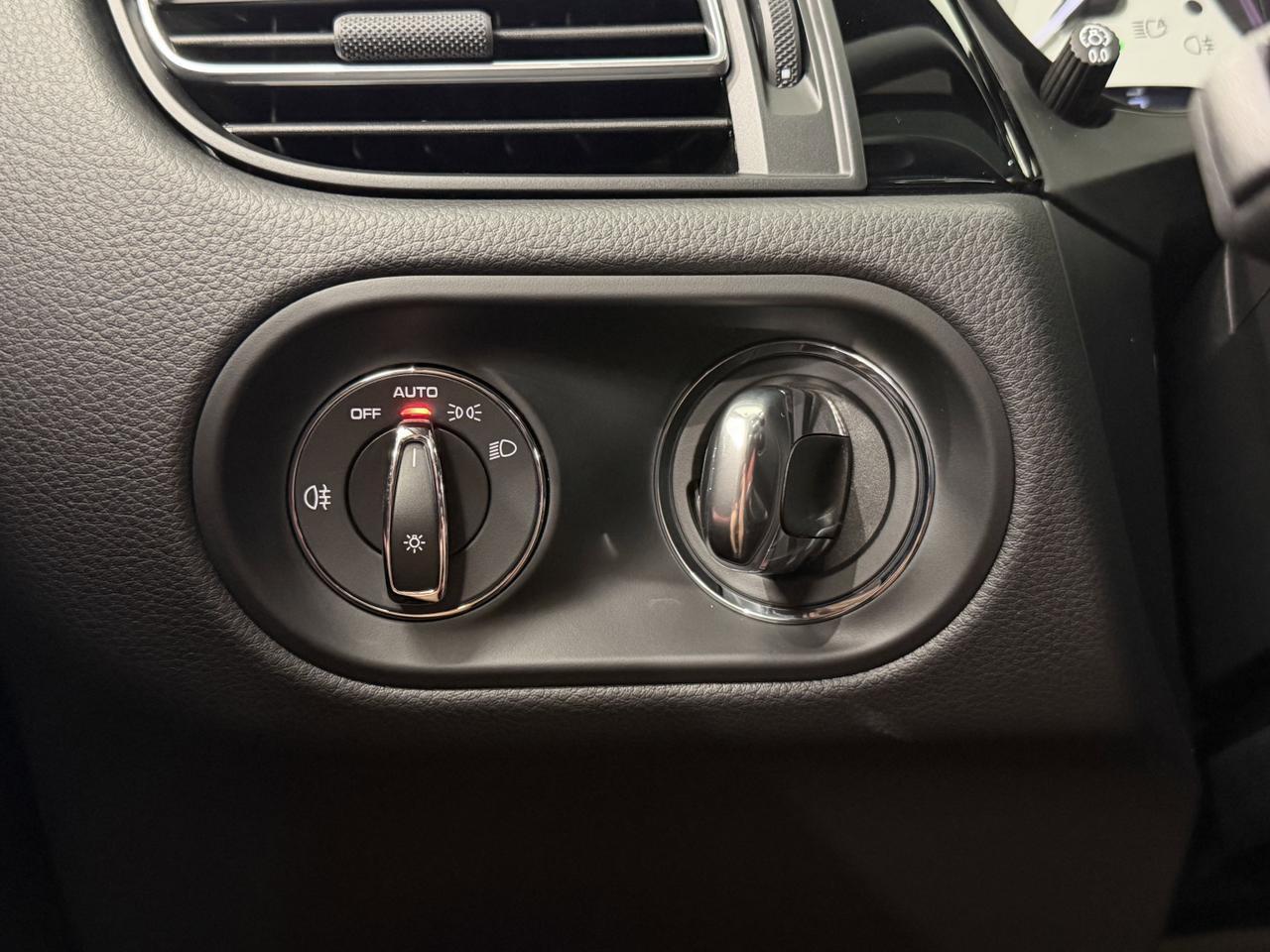 2026 Porsche Macan Newark DE