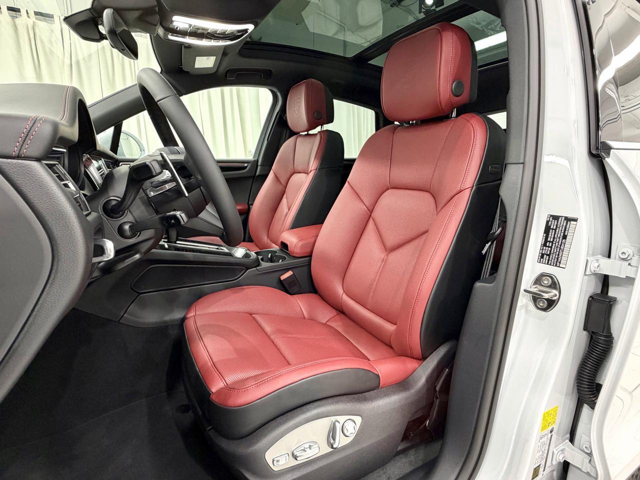 2026 Porsche Macan Newark DE