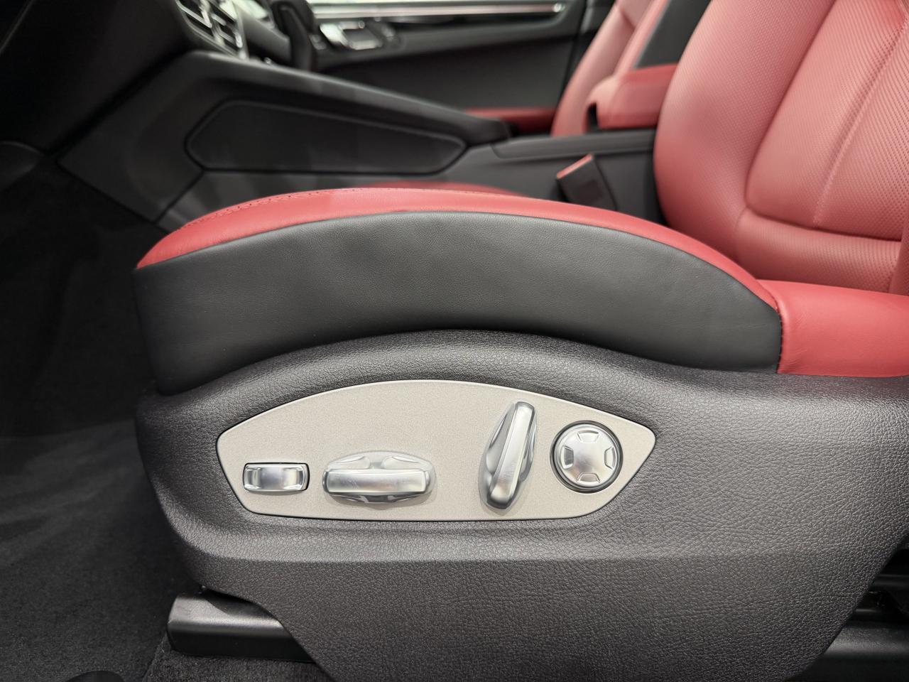 2026 Porsche Macan Newark DE