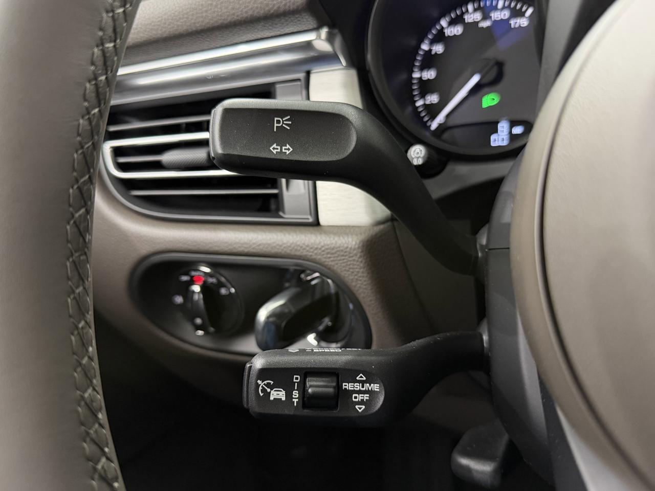 2026 Porsche Macan Newark DE