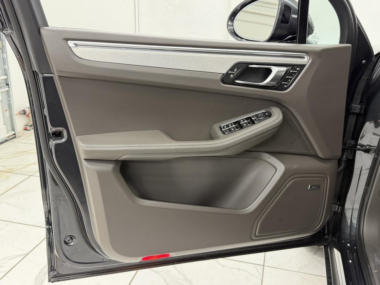 2026 Porsche Macan Newark DE