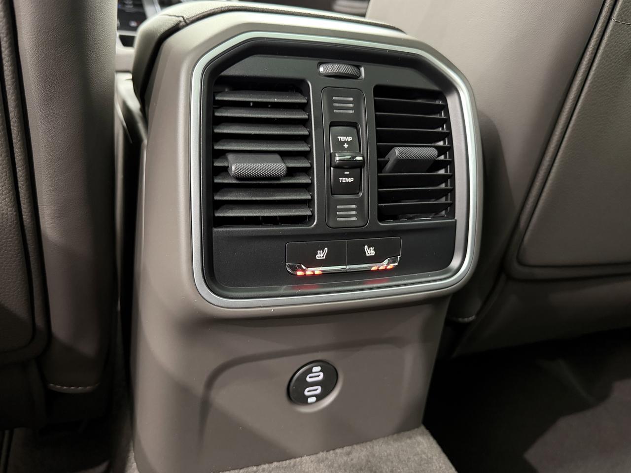 2026 Porsche Macan Newark DE