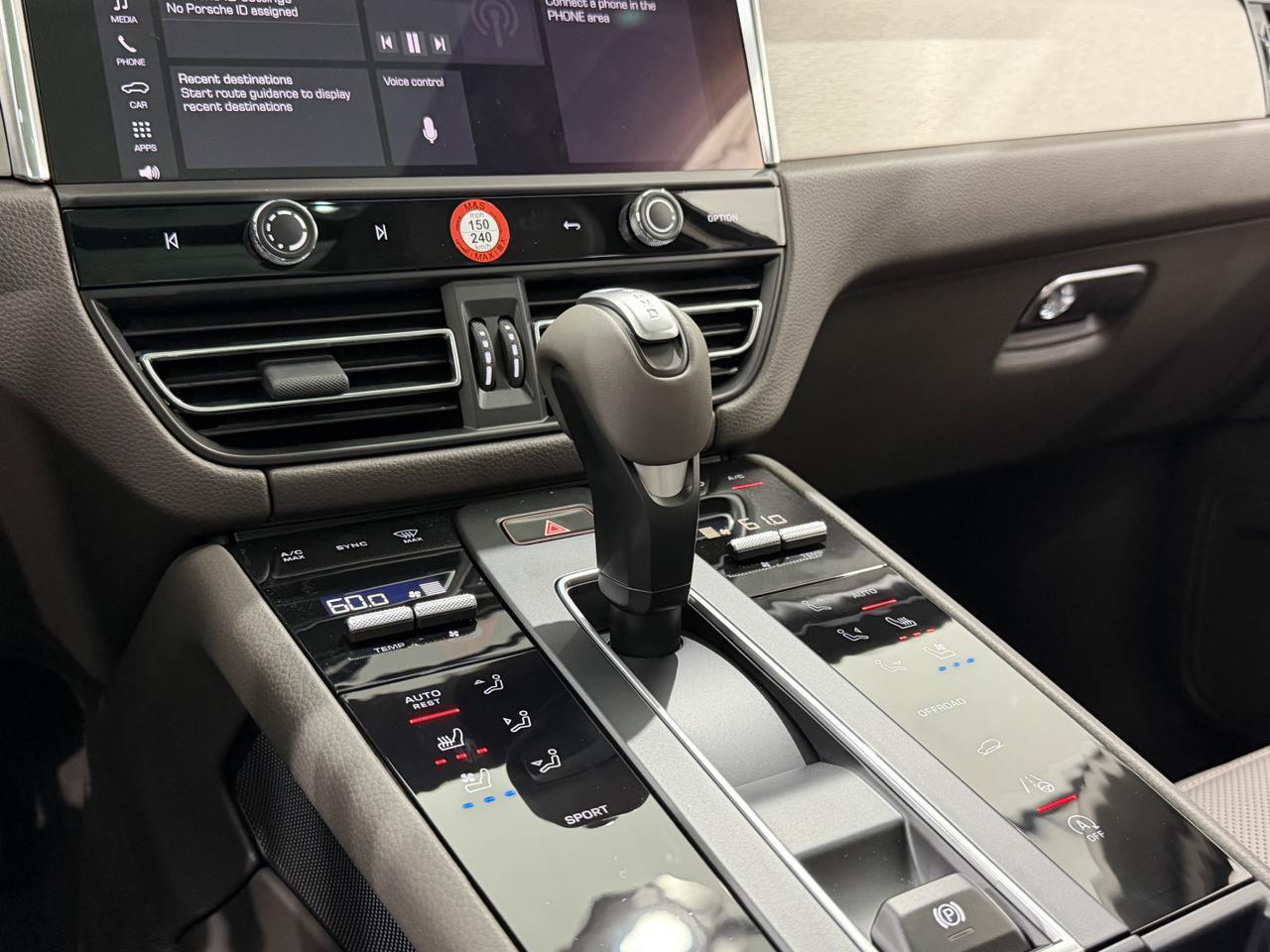 2026 Porsche Macan Newark DE