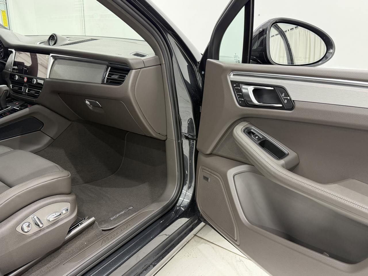 2026 Porsche Macan Newark DE