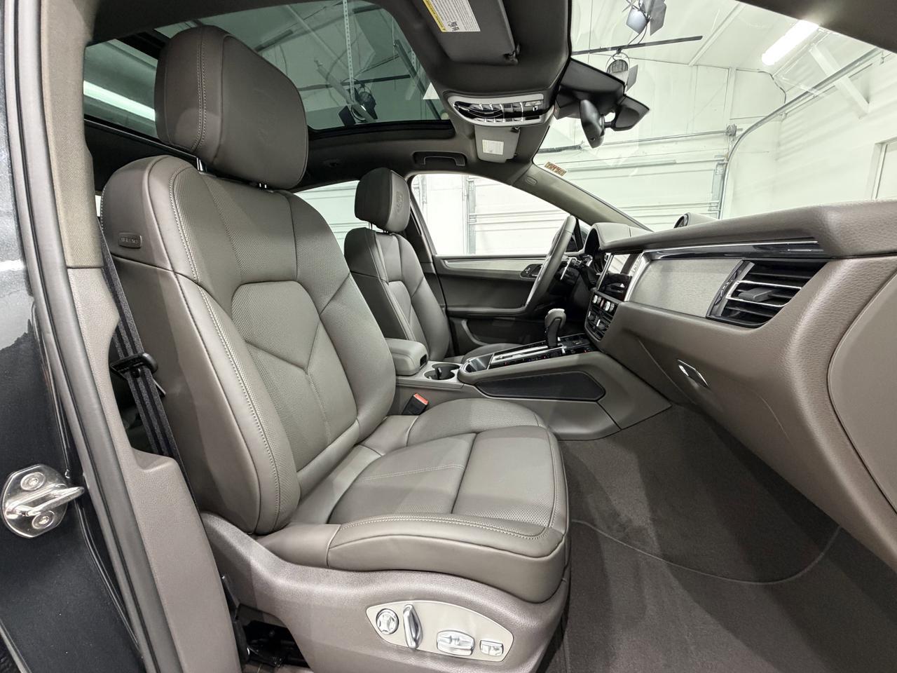 2026 Porsche Macan Newark DE