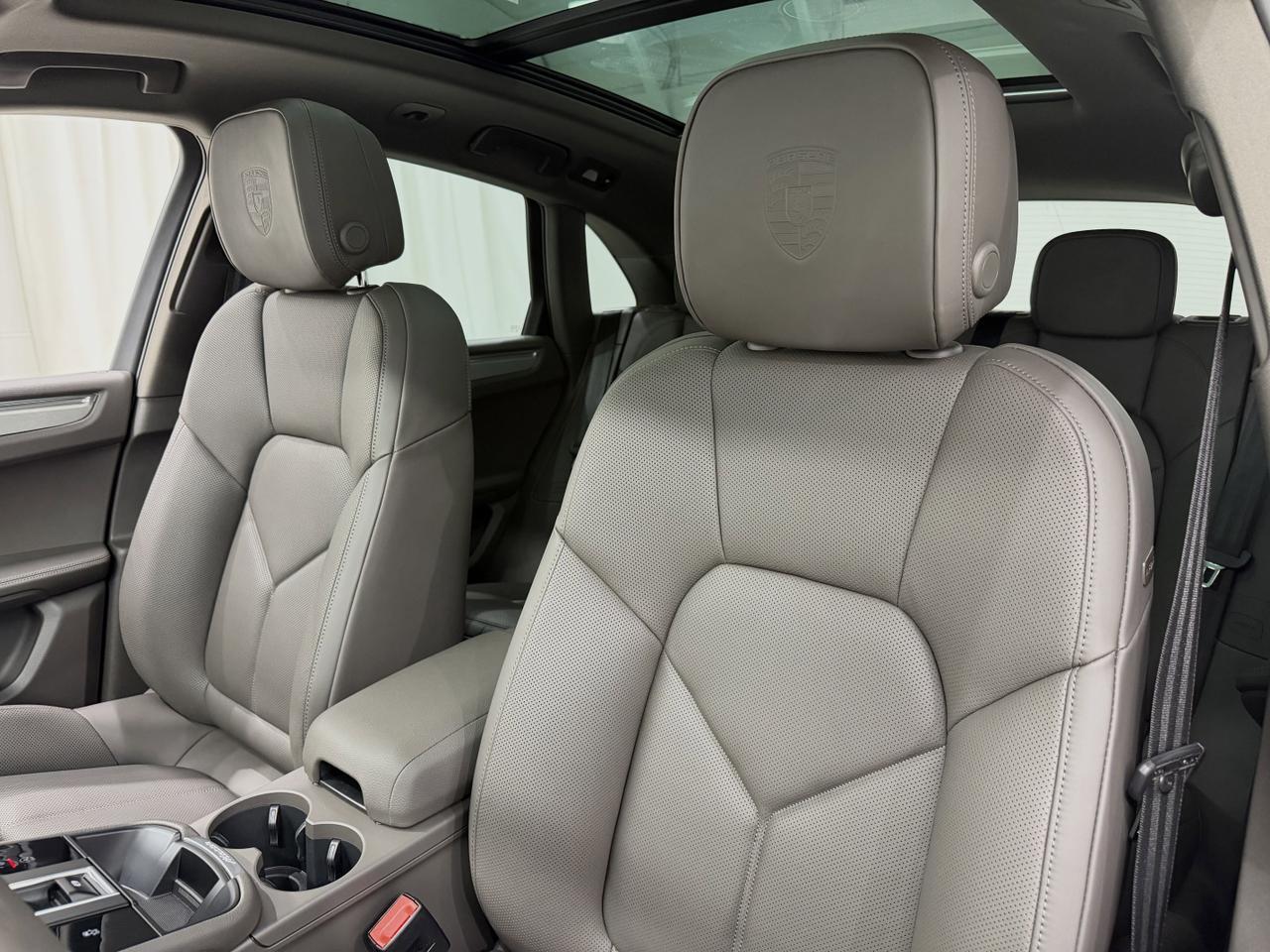 2026 Porsche Macan Newark DE